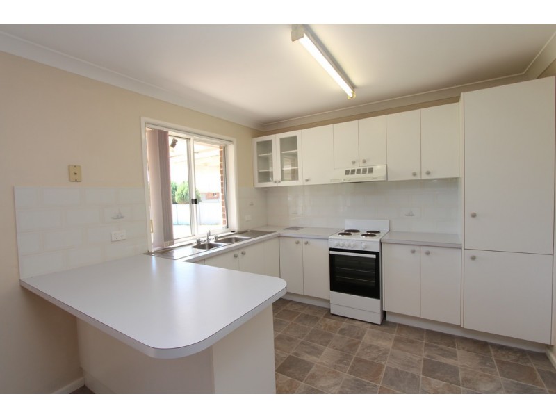 3 Richardson St, Bathurst NSW 2795