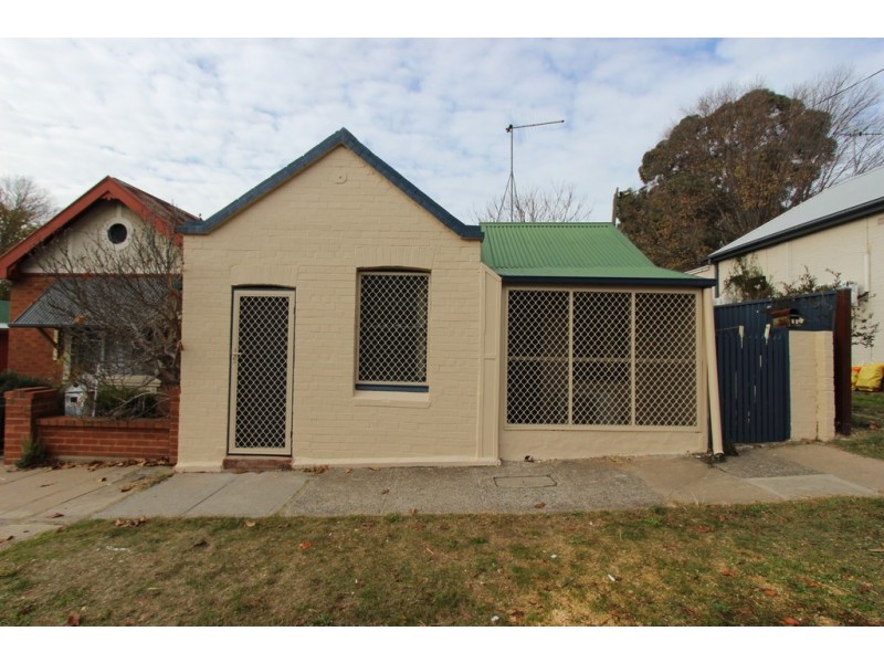 62 Seymour Street, Bathurst NSW 2795