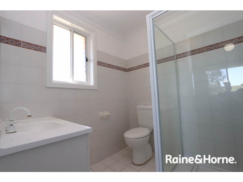 19 Kurumben Place, Bathurst NSW 2795