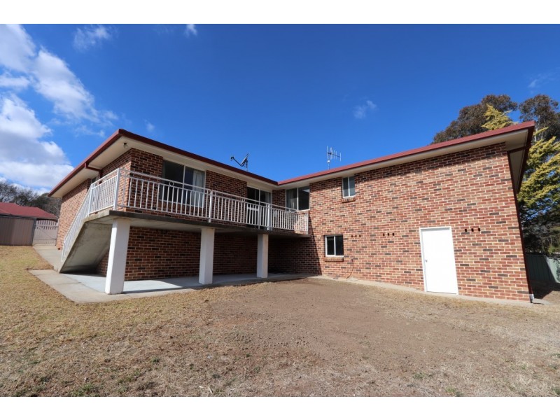 19 Kurumben Place, Bathurst NSW 2795