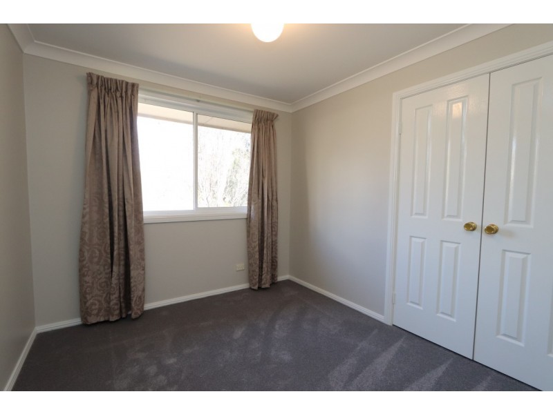 19 Kurumben Place, Bathurst NSW 2795