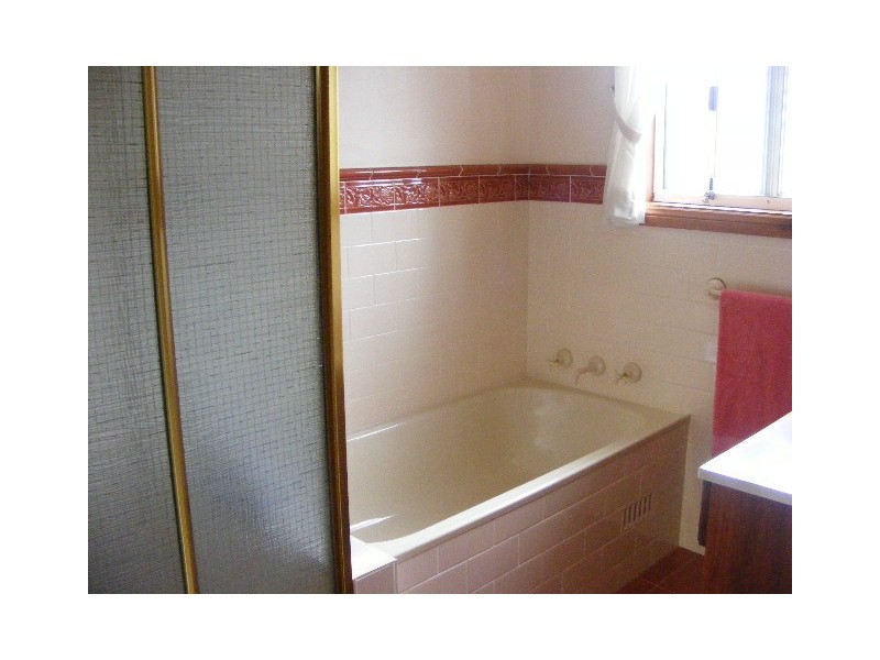 2/106 Piper, Bathurst NSW 2795