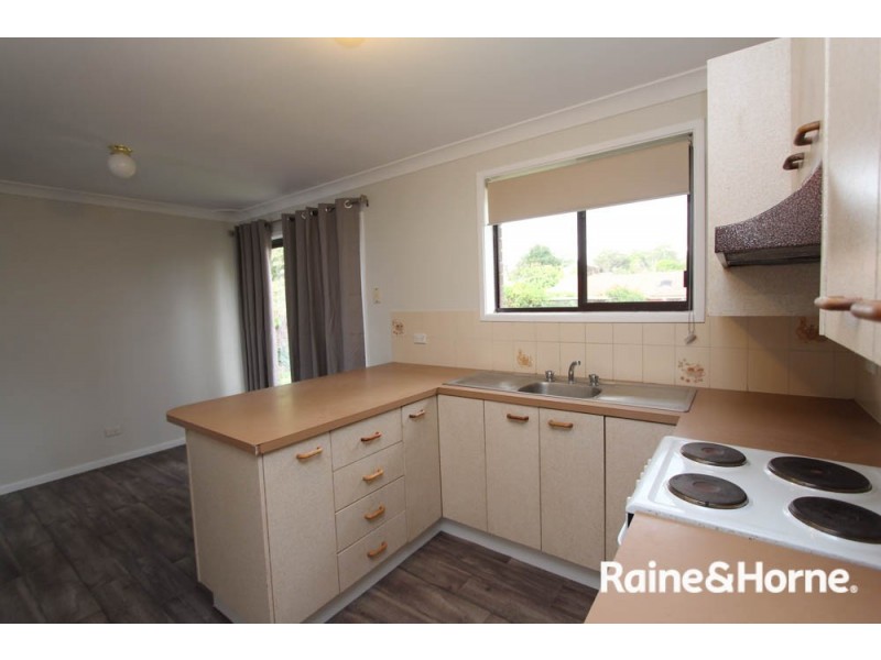 13 Trumper Place, Windradyne NSW 2795
