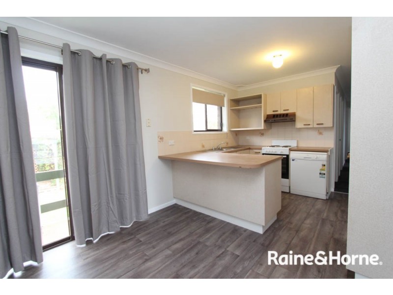 13 Trumper Place, Windradyne NSW 2795