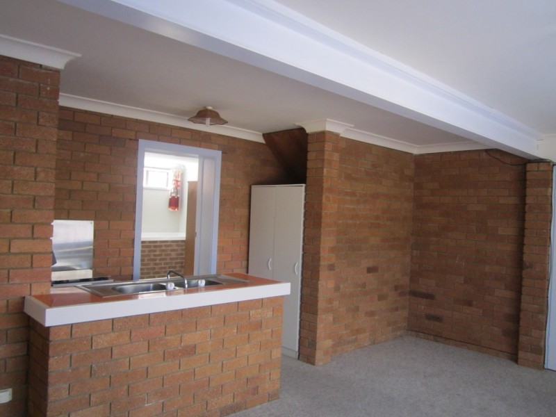 38 College Road, Bathurst NSW 2795