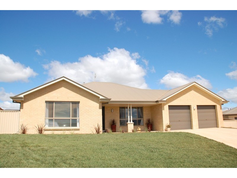 26 Riverside Retreat, Bathurst NSW 2795