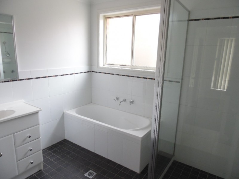 2/60A Morrisset St, Bathurst NSW 2795