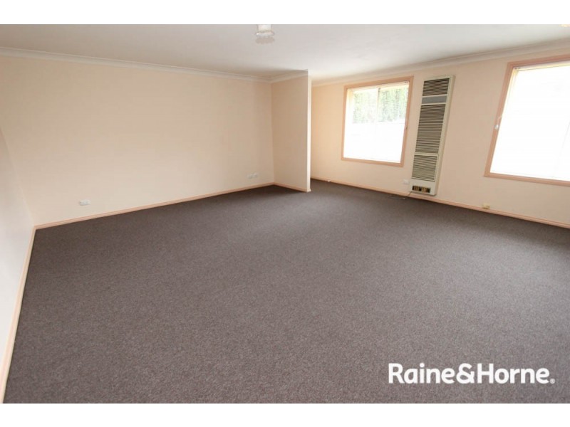 2/259 Bentinck St, Bathurst NSW 2795