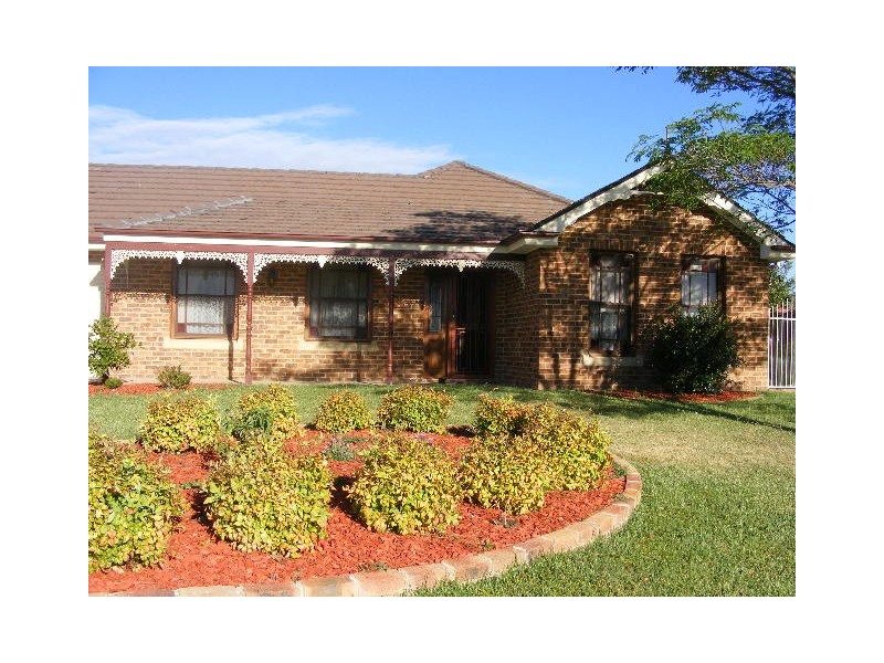3 Garrett St, Bathurst NSW 2795