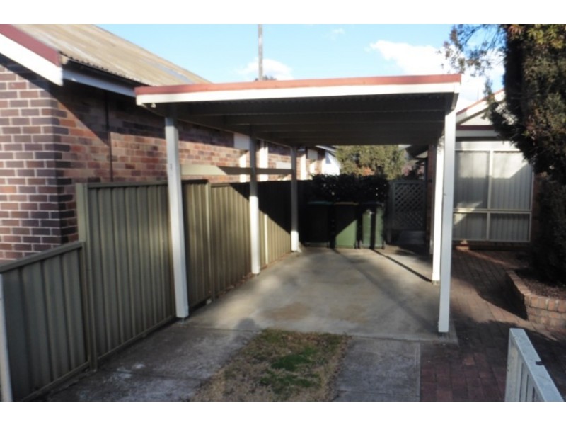 222 Peel St, Bathurst NSW 2795