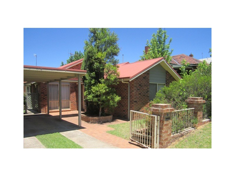 222 Peel St, Bathurst NSW 2795
