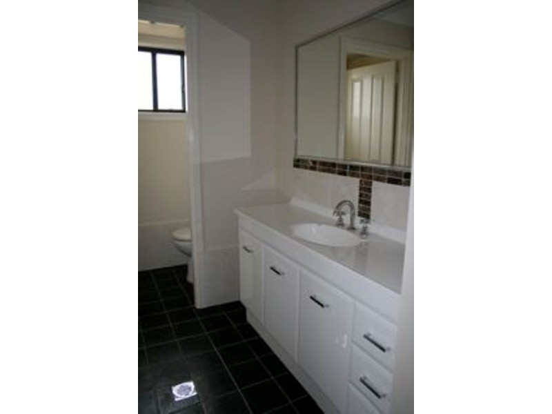 5 Adam St, Bathurst NSW 2795