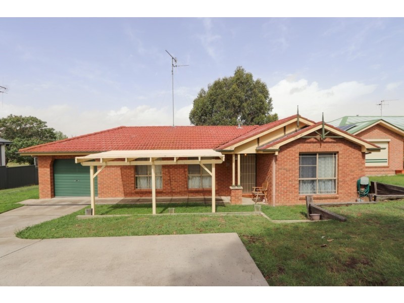 66 Abercrombie Dr, Bathurst NSW 2795
