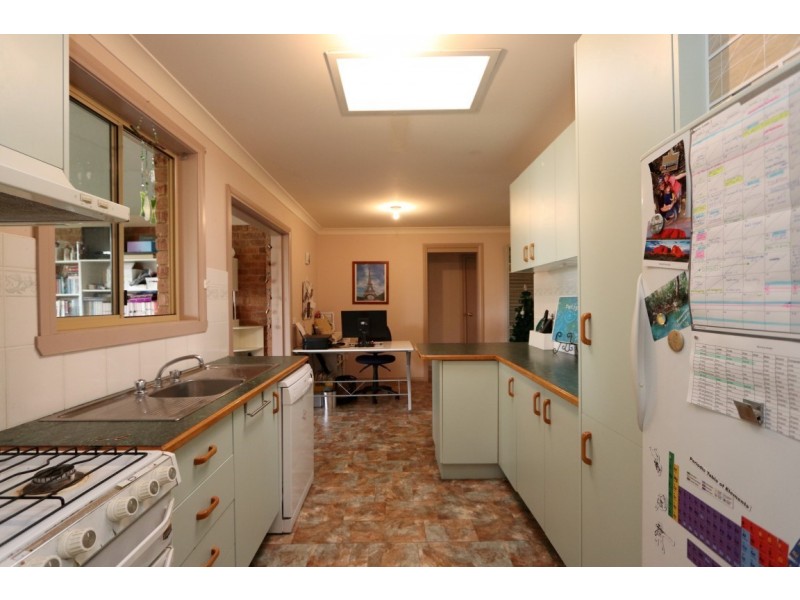 66 Abercrombie Dr, Bathurst NSW 2795