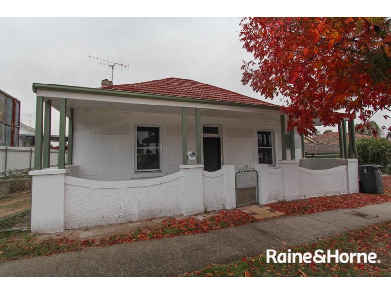 103 Stewart St, Bathurst NSW 2795