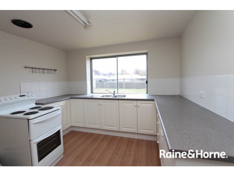 103 Stewart St, Bathurst NSW 2795