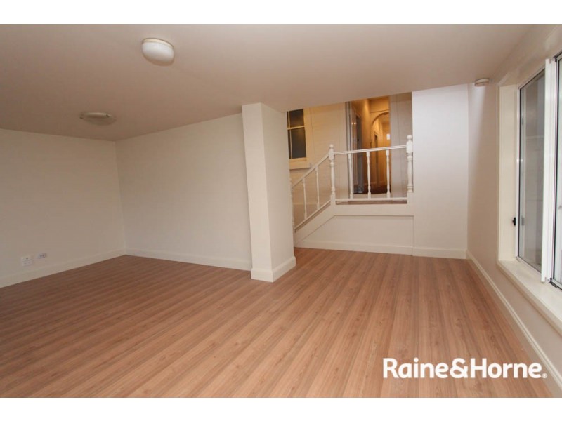 103 Stewart St, Bathurst NSW 2795