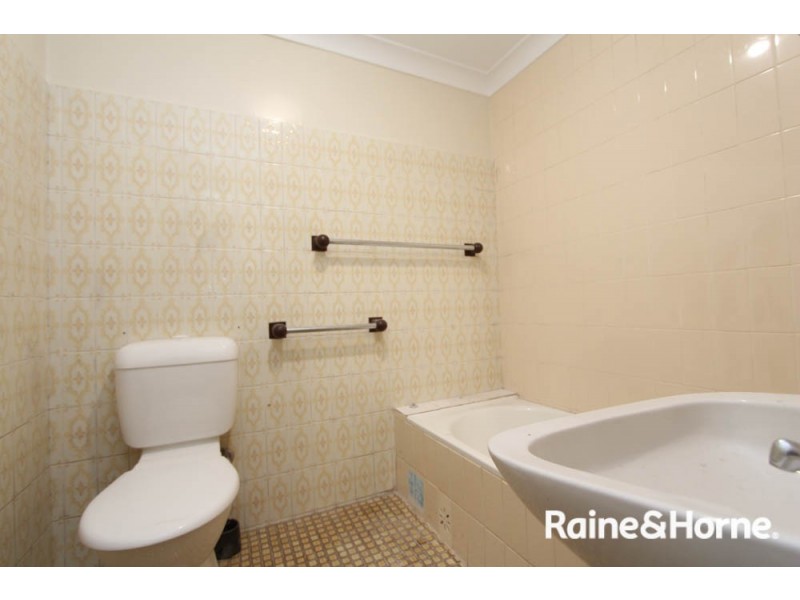 103 Stewart St, Bathurst NSW 2795