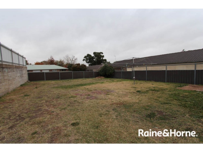 103 Stewart St, Bathurst NSW 2795