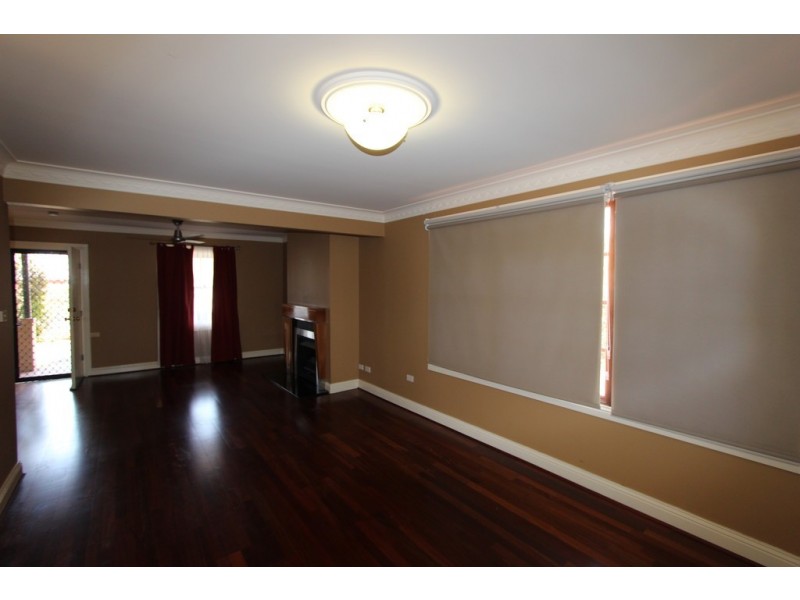 13 Devonshire Ln, Bathurst NSW 2795