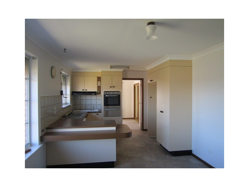9 Bullock Place, Bathurst NSW 2795