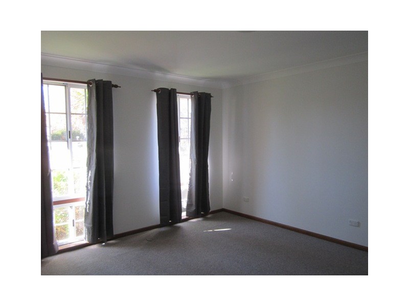 9 Bullock Place, Bathurst NSW 2795