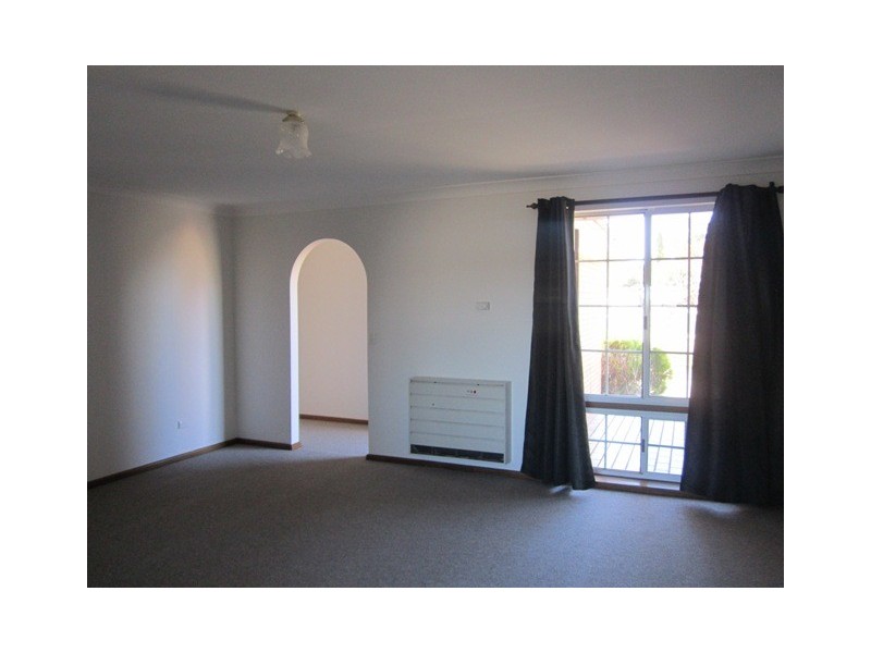 9 Bullock Place, Bathurst NSW 2795