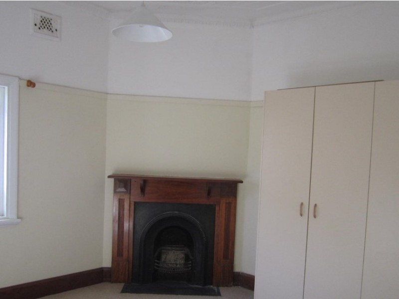 152 Peel, Bathurst NSW 2795