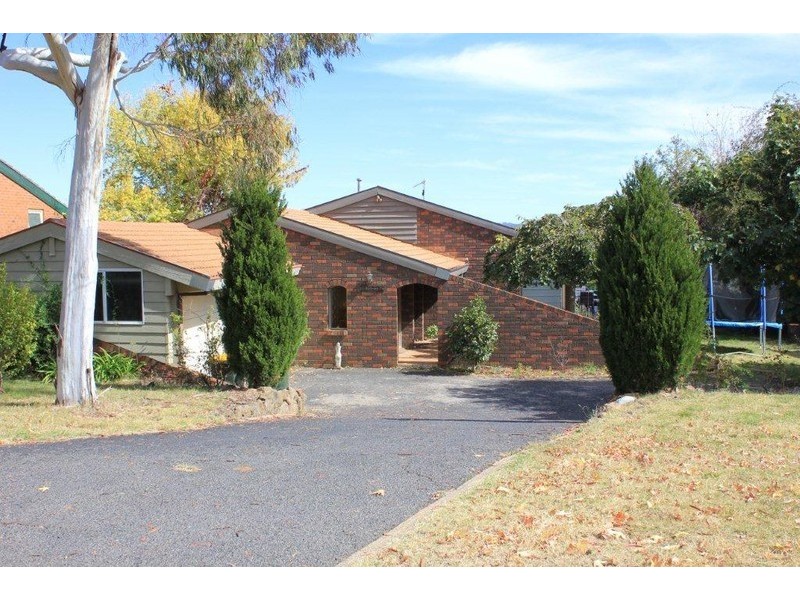 30 Alcheringa Rd, Bathurst NSW 2795
