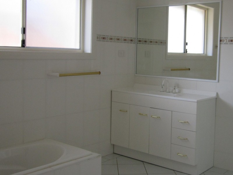 41 Kurumben Place, Bathurst NSW 2795