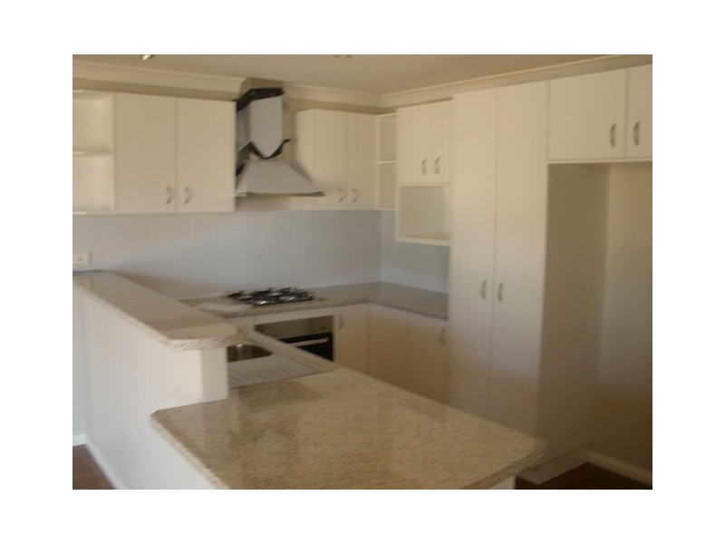 8a Blaxland Drive, Bathurst NSW 2795