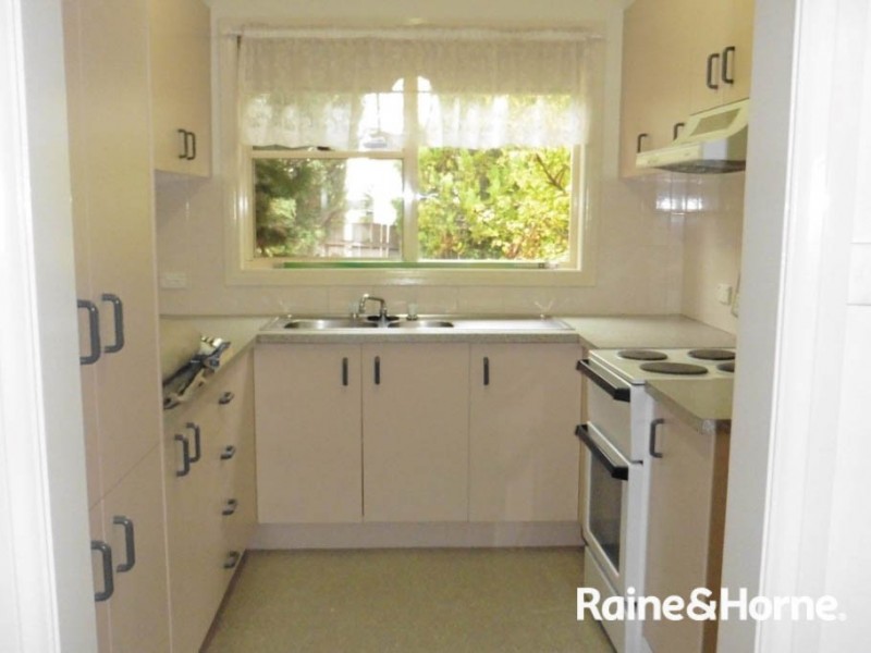 2/149 William St, Bathurst NSW 2795