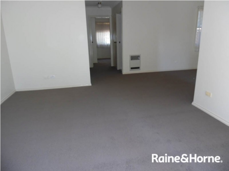 2/149 William St, Bathurst NSW 2795