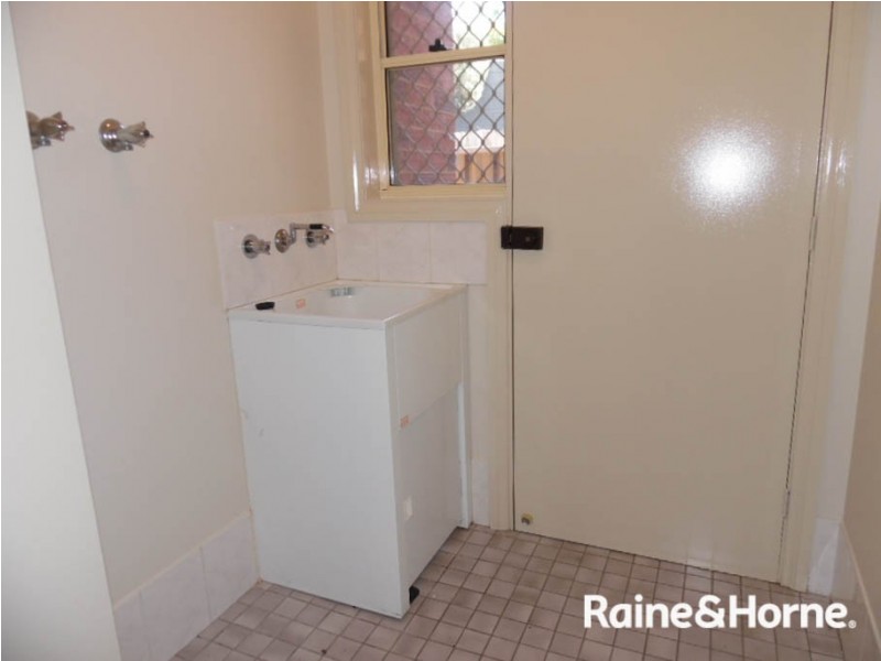 2/149 William St, Bathurst NSW 2795