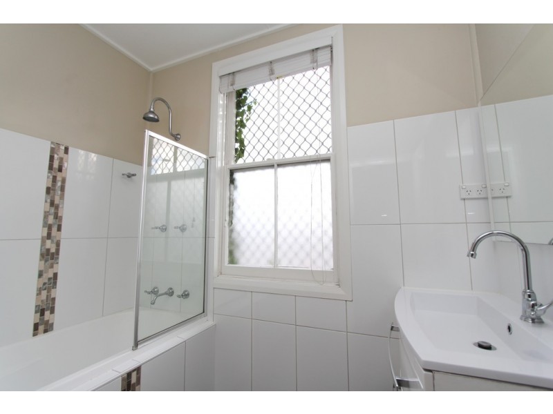 62 Bentinck St, Bathurst NSW 2795