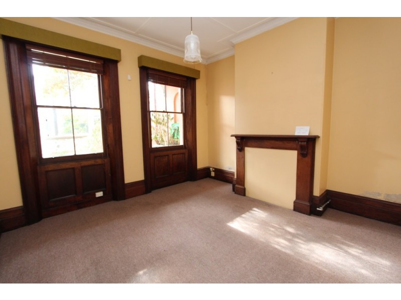 62 Bentinck St, Bathurst NSW 2795