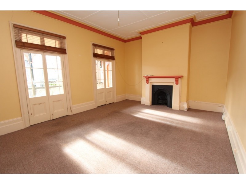 62 Bentinck St, Bathurst NSW 2795