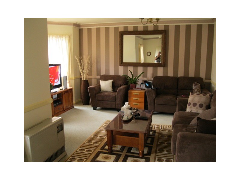 2/28 Dees close, Bathurst NSW 2795