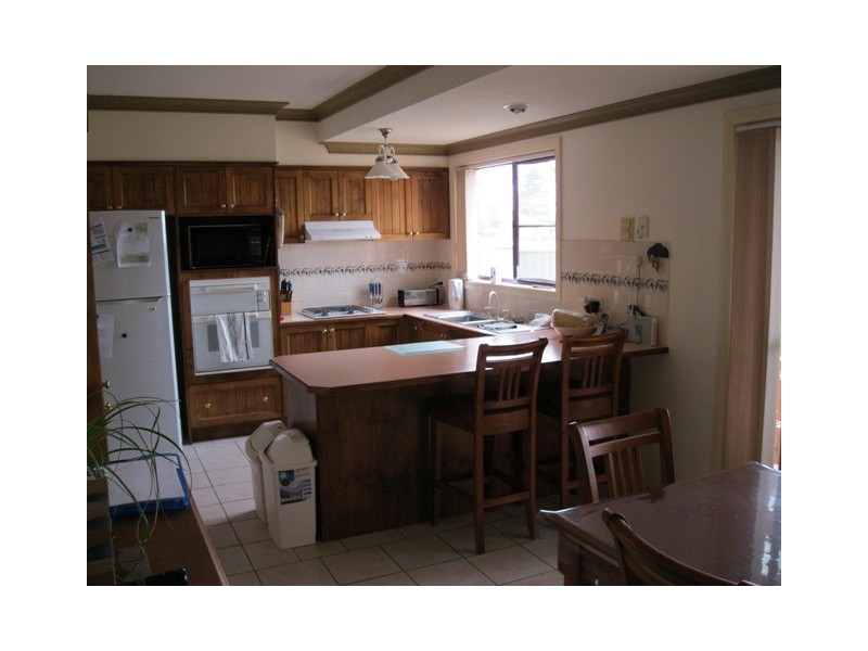 2/28 Dees close, Bathurst NSW 2795