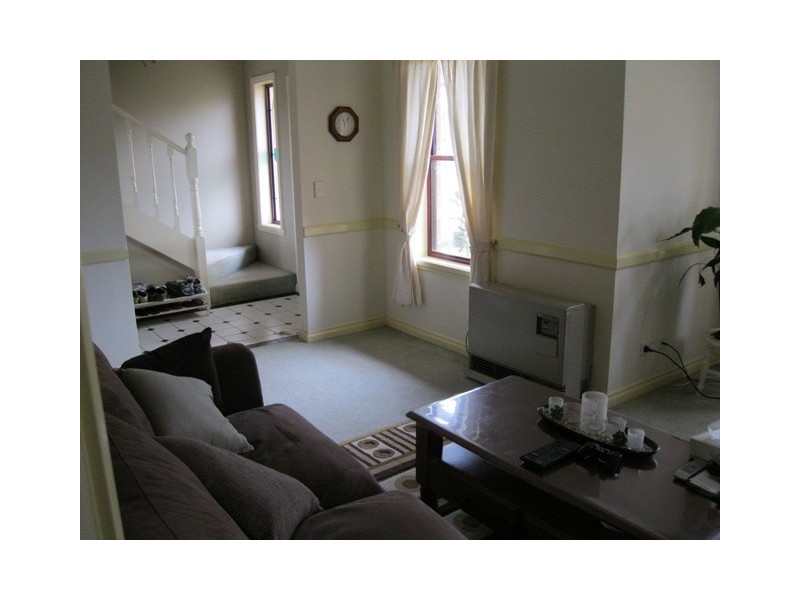 2/28 Dees close, Bathurst NSW 2795