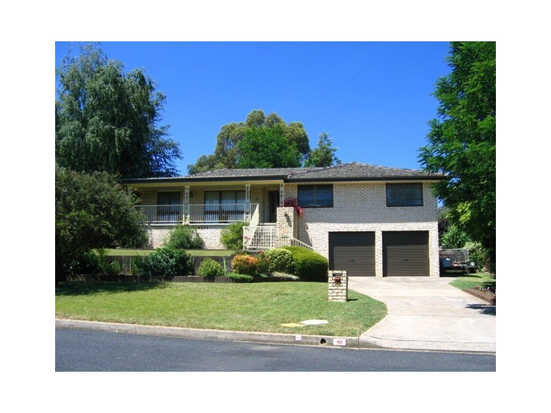 10 Uralla Circuit, Kelso NSW 2795