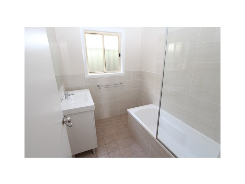 106d Peel Street, Bathurst NSW 2795