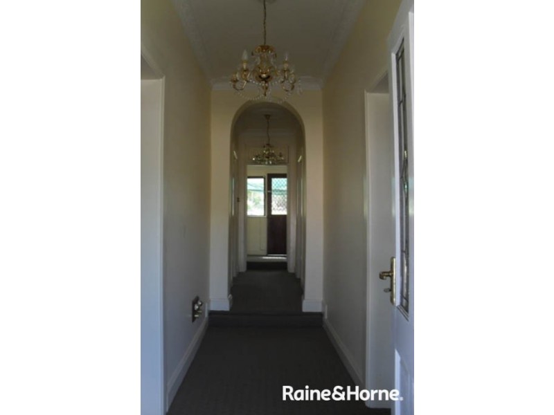 181 Stewart St, Bathurst NSW 2795