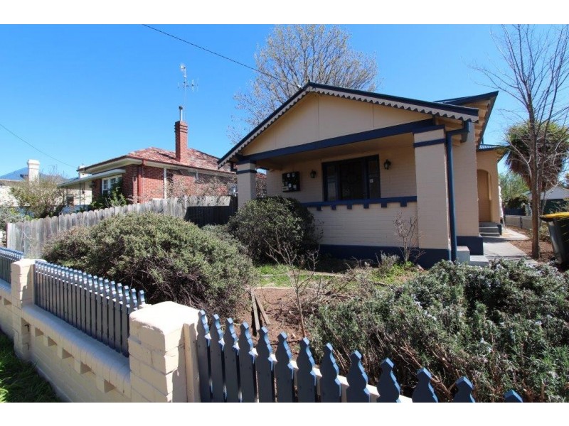 111 Peel Street, Bathurst NSW 2795
