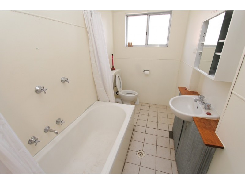 111 Peel Street, Bathurst NSW 2795