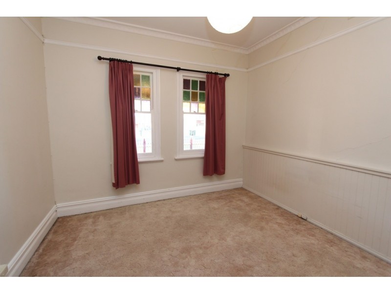 194 Piper Street, Bathurst NSW 2795