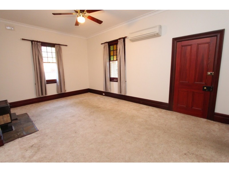 194 Piper Street, Bathurst NSW 2795