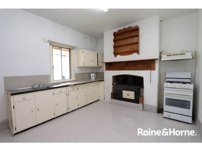 179 Stewart St, Bathurst NSW 2795