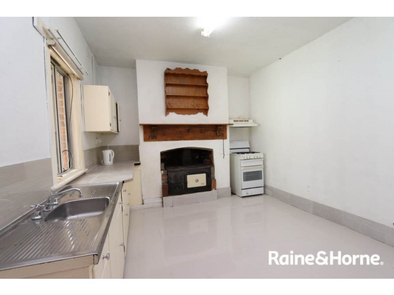 179 Stewart St, Bathurst NSW 2795