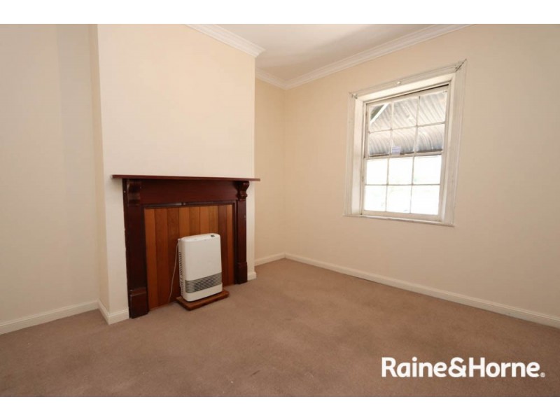 179 Stewart St, Bathurst NSW 2795